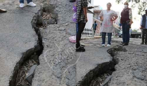 Vecinos de Rústica Xalostoc, Ecatepec, piden auxilio por socavón de 5m de profundidad